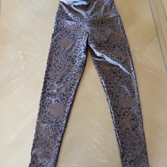 Onzie Animal Print Foil Metallic Midi Legging - Picture 5 of 5